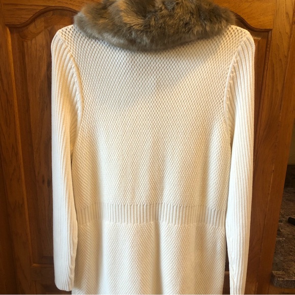 LIKE NEW! Chico’s White Long Button Sweater/Jacket w/Faux Fur Neck-Womens Medium - Picture 14 of 14